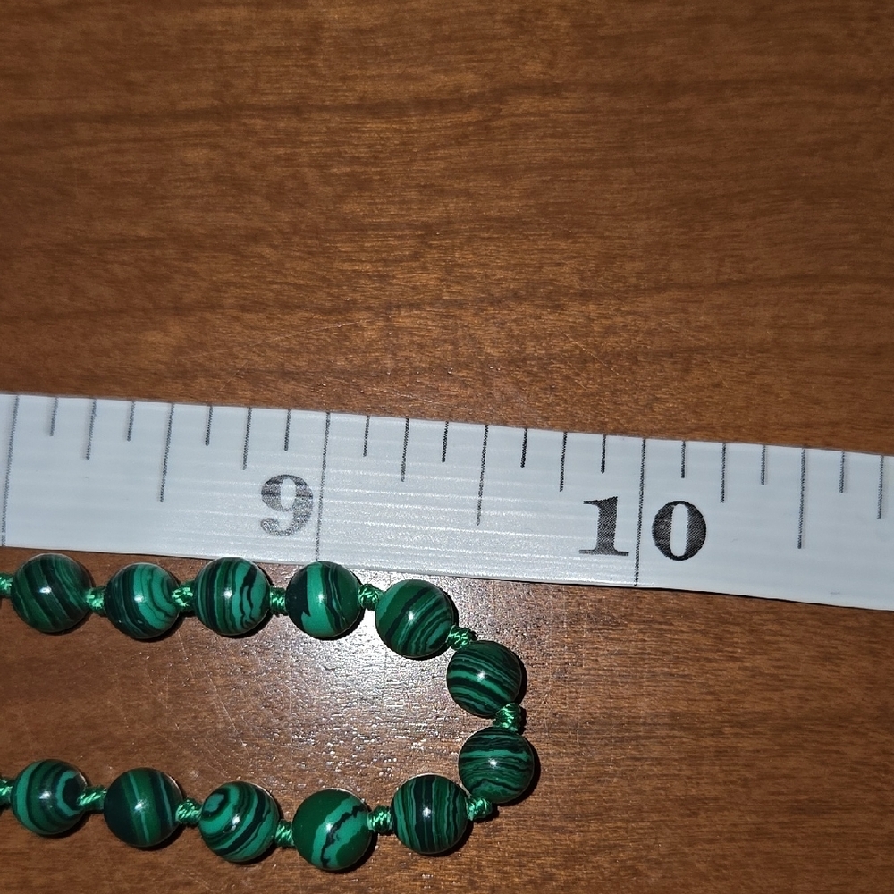 Malachite - Green and Black Swirl Beaded Necklace - Picture 2 of 4